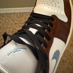 Nike White and Brown Sneakers with Black Laces